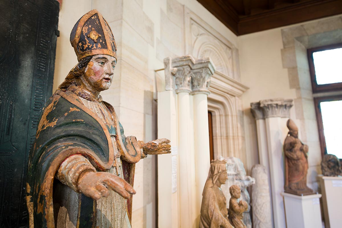 <i>Saint Nicolas, bois peint</i>, XVIe-XVIIe siècle (inv.85.4.112)
